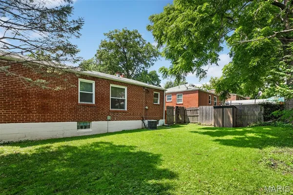 $1,495 | 1076 Wilshire Avenue, University City, MO 63130