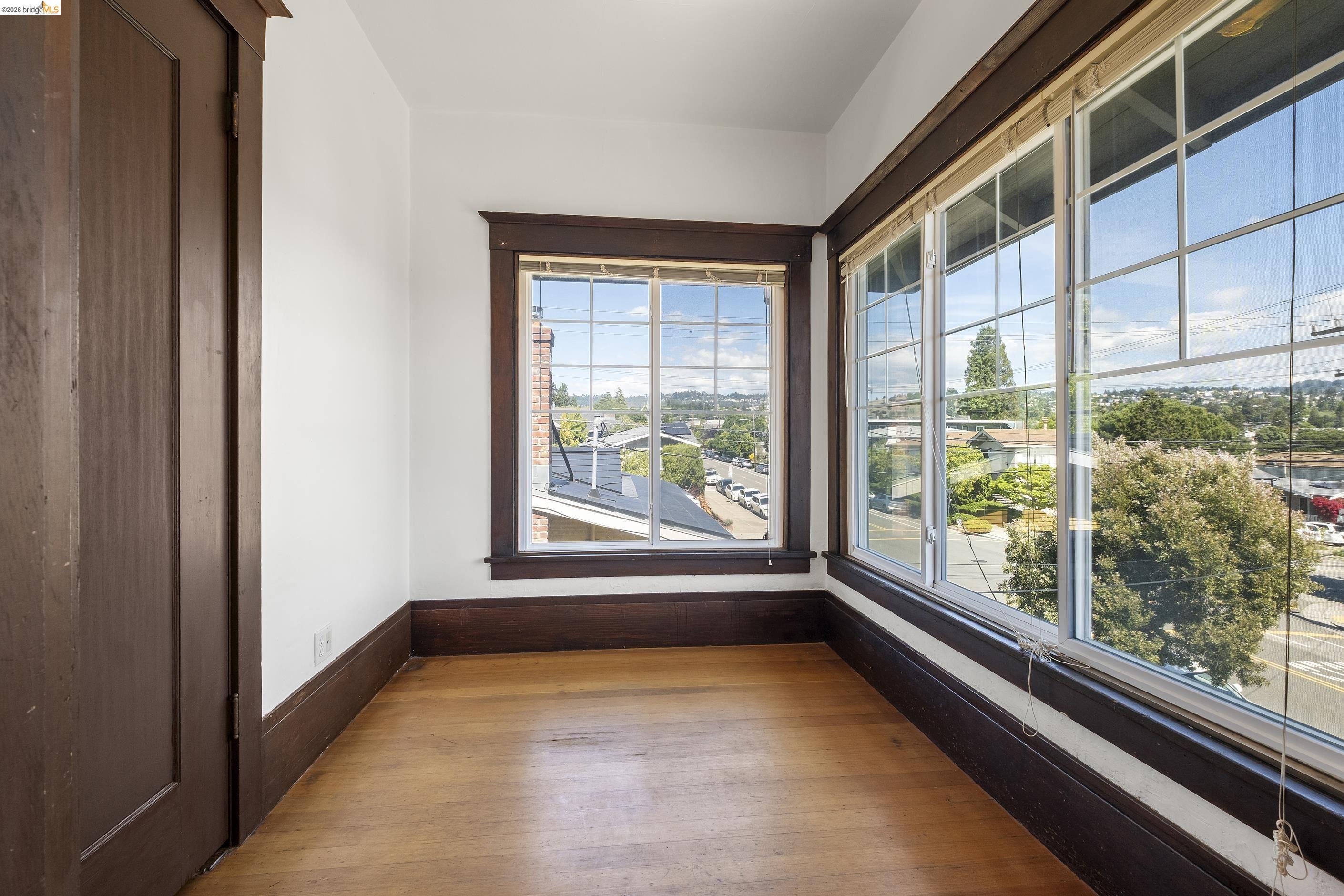 4283 Howe Street Oakland, CA 94611 - Photo 19 of 38