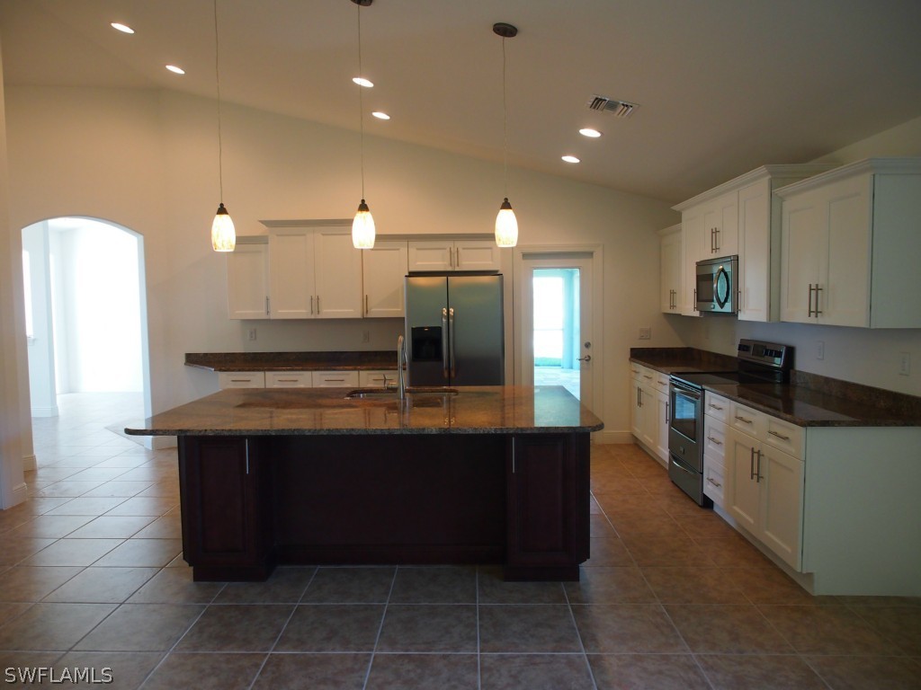 18201 Hepatica Road Fort Myers, FL 33967 - Photo 9 of 24 Gallery Image 9
