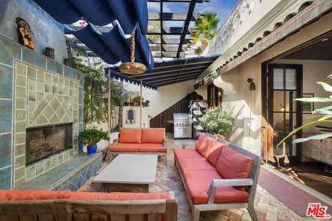 $2,295,000 | 1925 Curson Place, Los Angeles, CA 90046