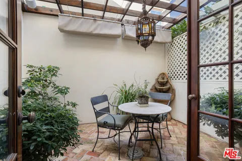 $2,295,000 | 1925 Curson Place, Los Angeles, CA 90046