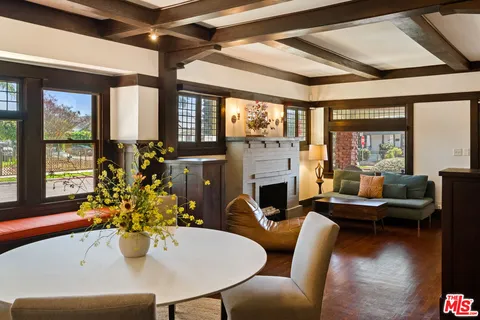 $1,299,000 | 2337 West 29th Place, Los Angeles, CA 90018