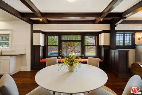 $1,299,000 | 2337 West 29th Place, Los Angeles, CA 90018