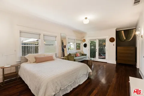 $1,299,000 | 2337 West 29th Place, Los Angeles, CA 90018