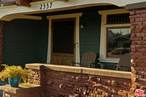 $1,299,000 | 2337 West 29th Place, Los Angeles, CA 90018