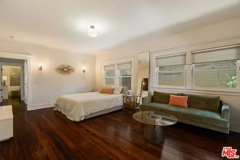 $1,299,000 | 2337 West 29th Place, Los Angeles, CA 90018