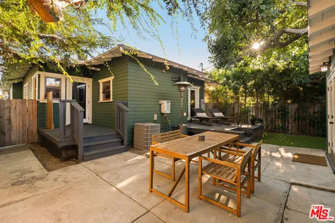 $1,299,000 | 2337 West 29th Place, Los Angeles, CA 90018