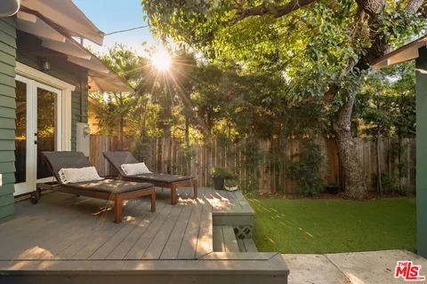 $1,299,000 | 2337 West 29th Place, Los Angeles, CA 90018