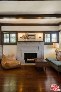 $1,299,000 | 2337 West 29th Place, Los Angeles, CA 90018