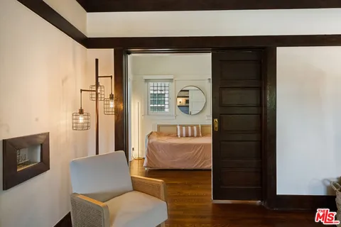 $1,299,000 | 2337 West 29th Place, Los Angeles, CA 90018