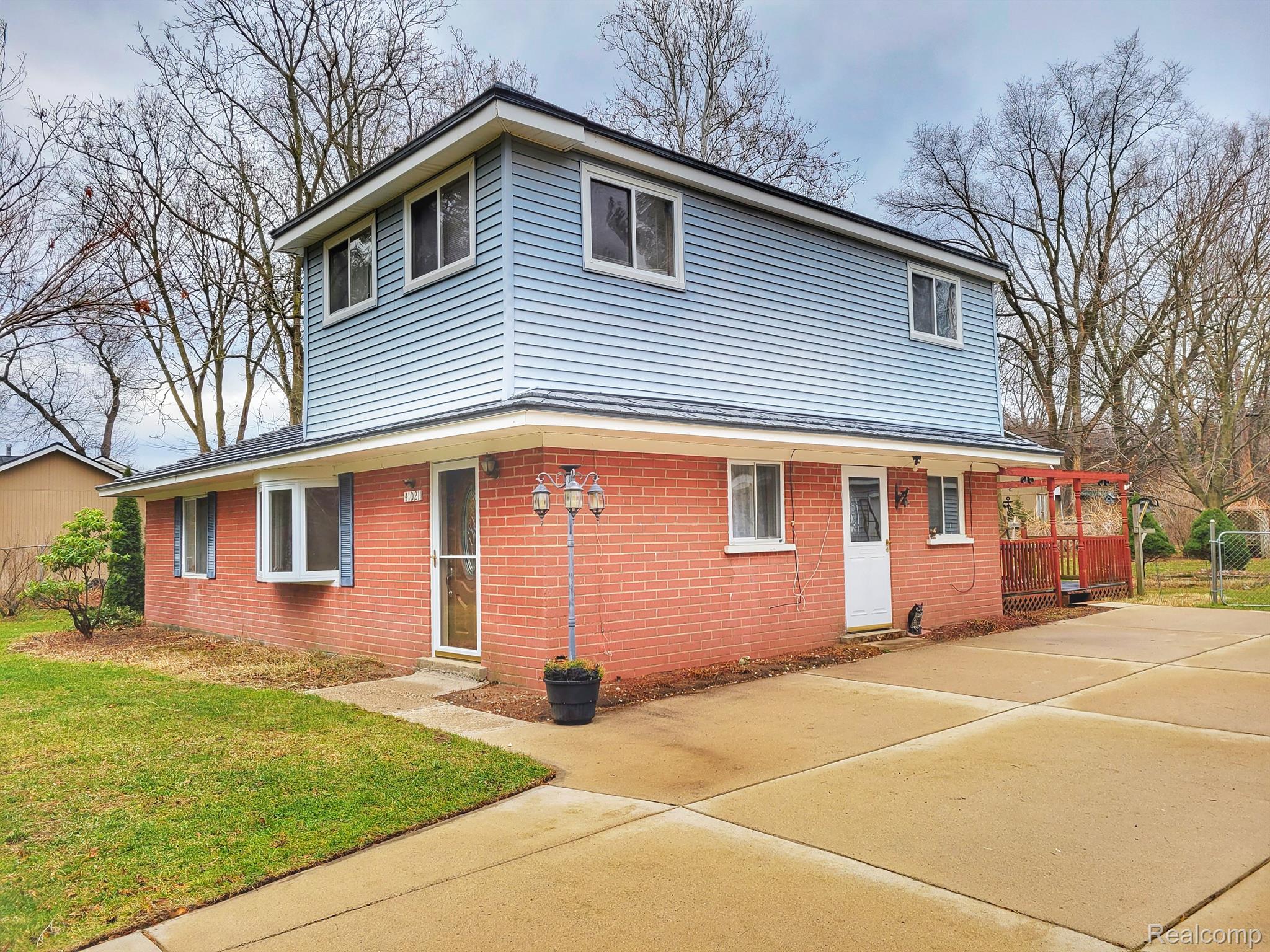 41021 Riggs Road Belleville, MI 48111 - Photo 2 of 22 Gallery Image 2