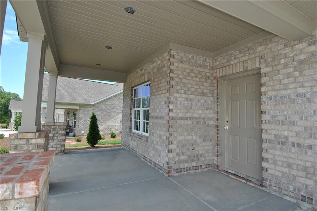2029 Welden Ridge Road Kernersville, NC 27284 - Photo 4 of 30 Gallery Image 4