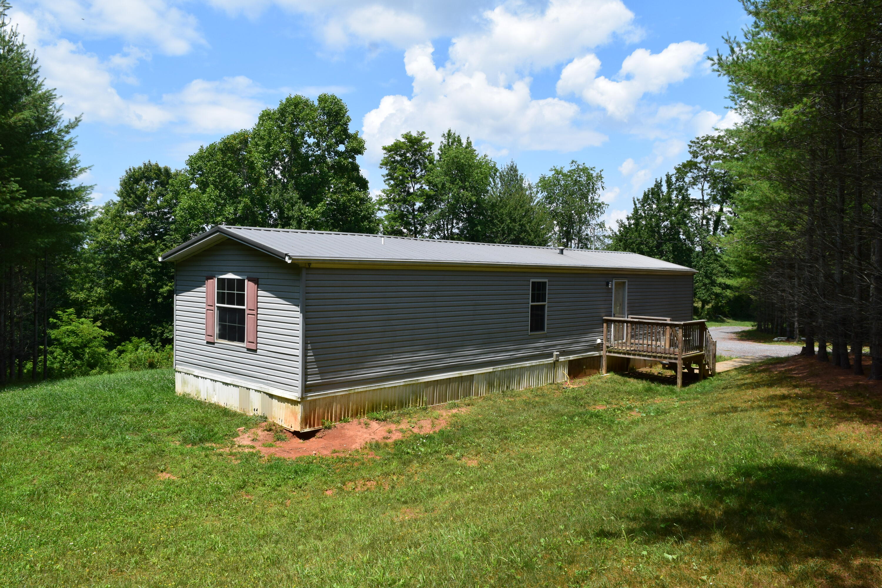 252 Reece Road Southwest Willis, VA 24380 - Photo 12 of 37 DSC_0098