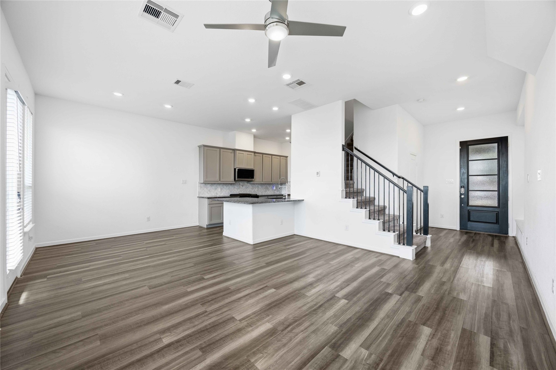 4058 Balboa Drive Rosharon, TX 77583 - Photo 6 of 29 Open Concept living with designated dining area.