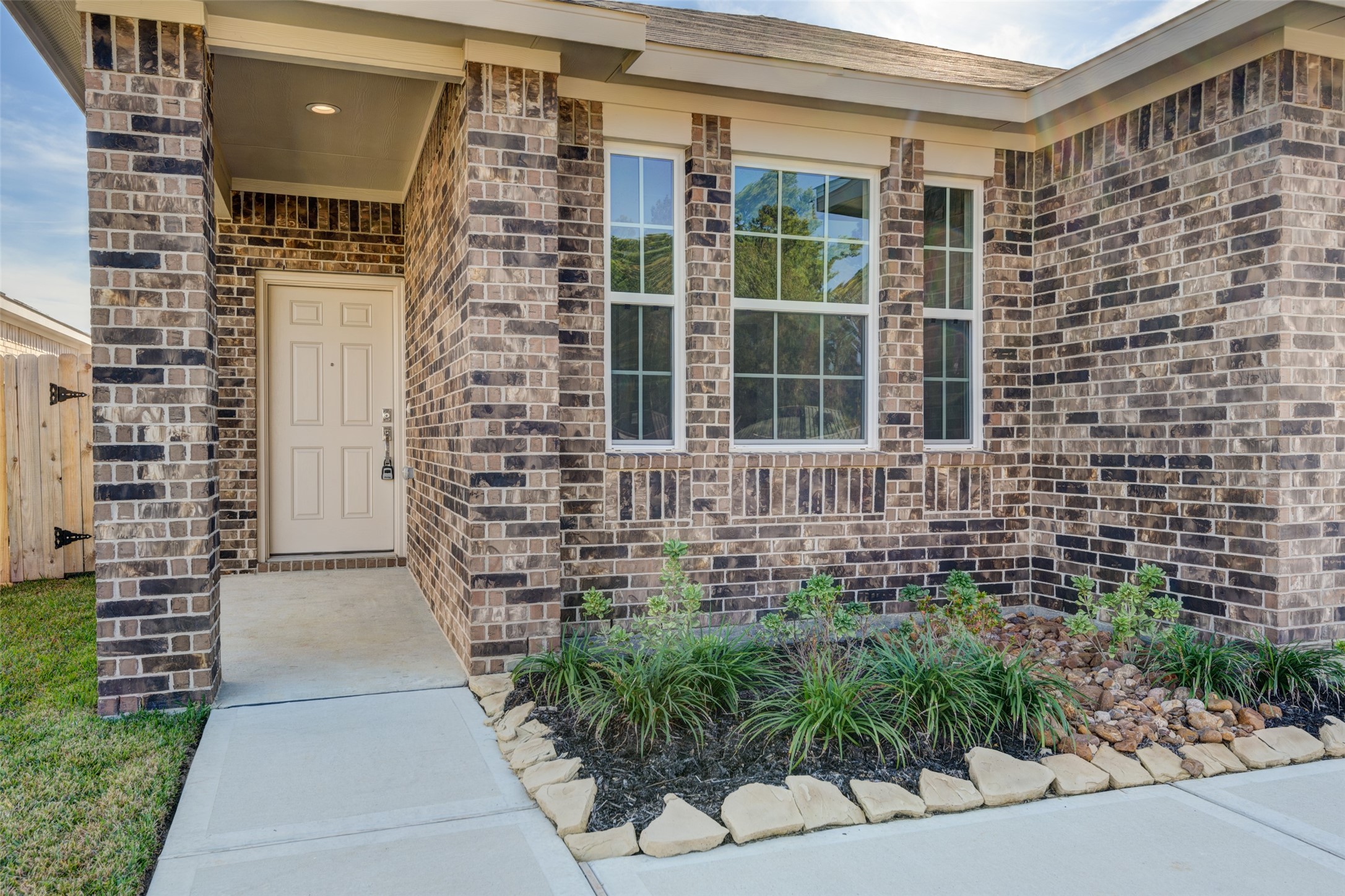 7851 Grand Louis Way Spring, TX 77379 - Photo 3 of 20