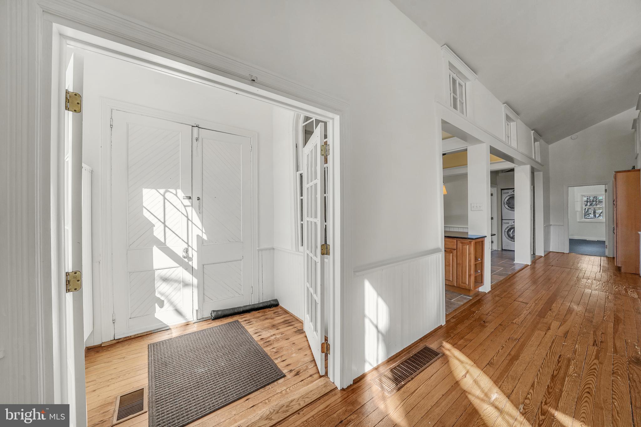 132 Northbrook Road West Chester, PA 19382 - Photo 5 of 41 Foyer