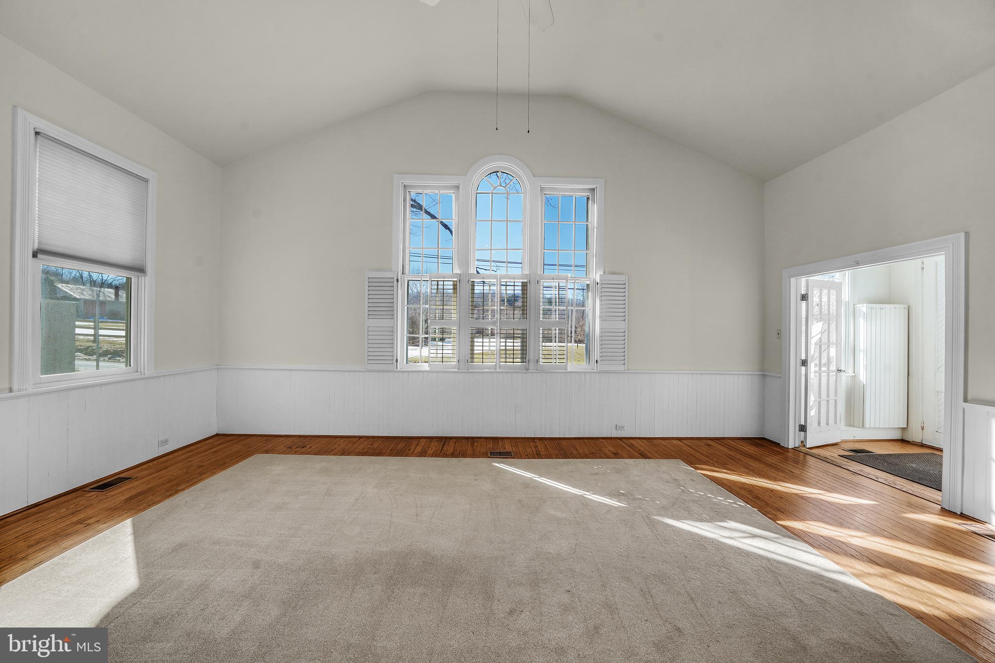 132 Northbrook Road West Chester, PA 19382 - Photo 9 of 41 Living Room