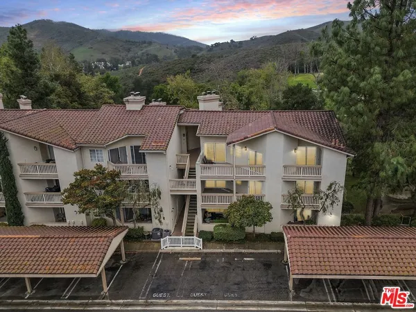 $3,350 | 5744 Oak Bend Lane, Unit 306, Oak Park, CA 91377