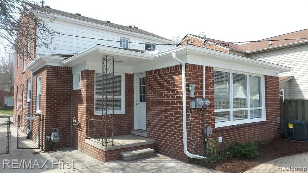 1660 Littlestone Road Grosse Pointe, MI 48236 - Photo 8 of 29