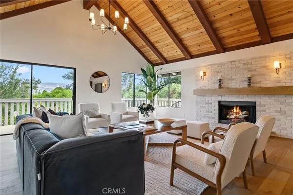 $2,199,000 | 275 Fairview Road, Ojai, CA 93023