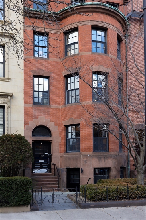 410 Beacon Street Boston, MA 02115 - Photo 1 of 35 a front view of a house