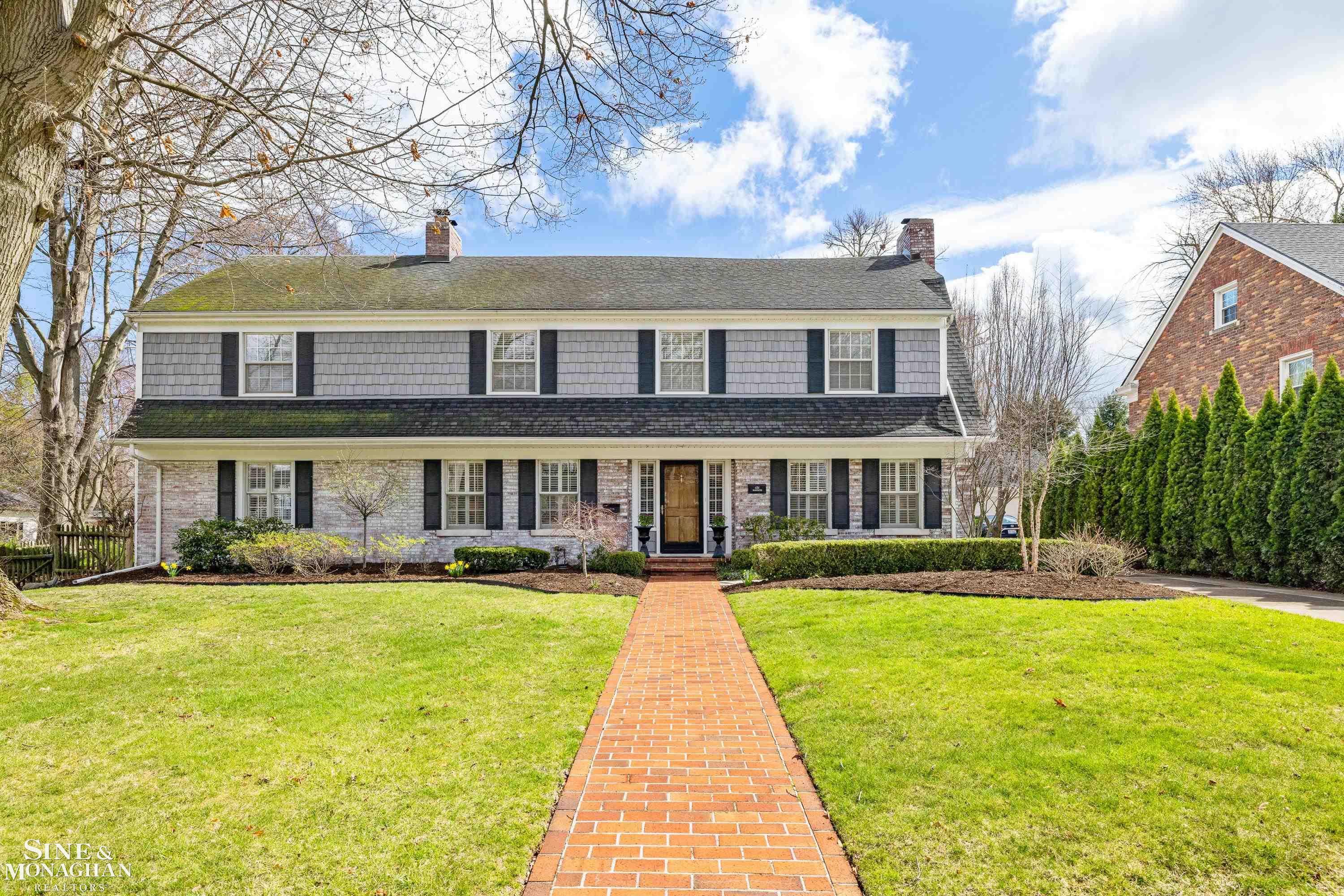 424 Washington Road Grosse Pointe, MI 48230 - Photo 2 of 80 50171831-ec28e75c-b829-47d7-bdc3-ae8c560c7b01.JPG