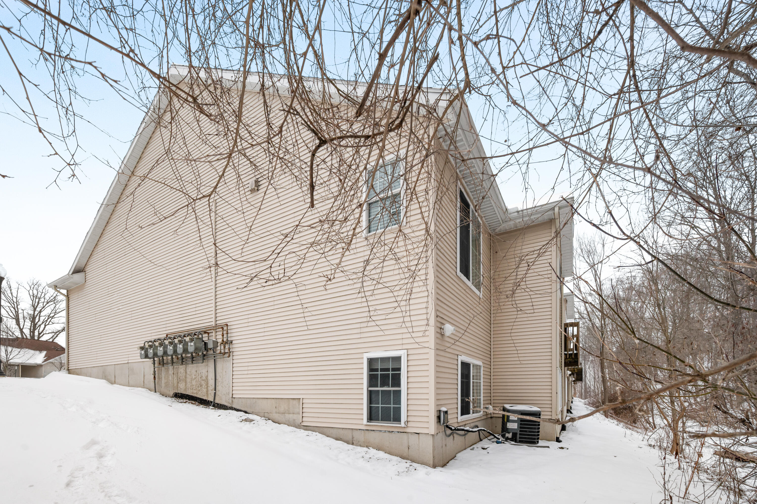 706 Tioga Park Drive Big Rapids, MI 49307 - Photo 5 of 33 706-TiogaPark-BR-32