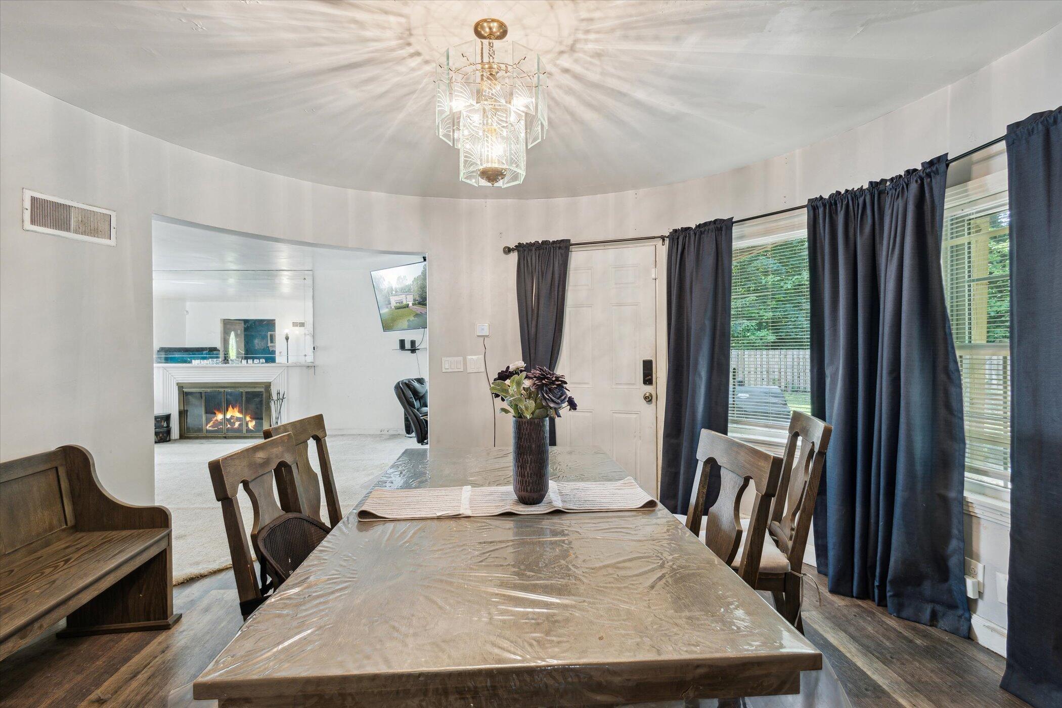 240 Windsor Road Benton Harbor, MI 49022 - Photo 12 of 55 Spacious Dining