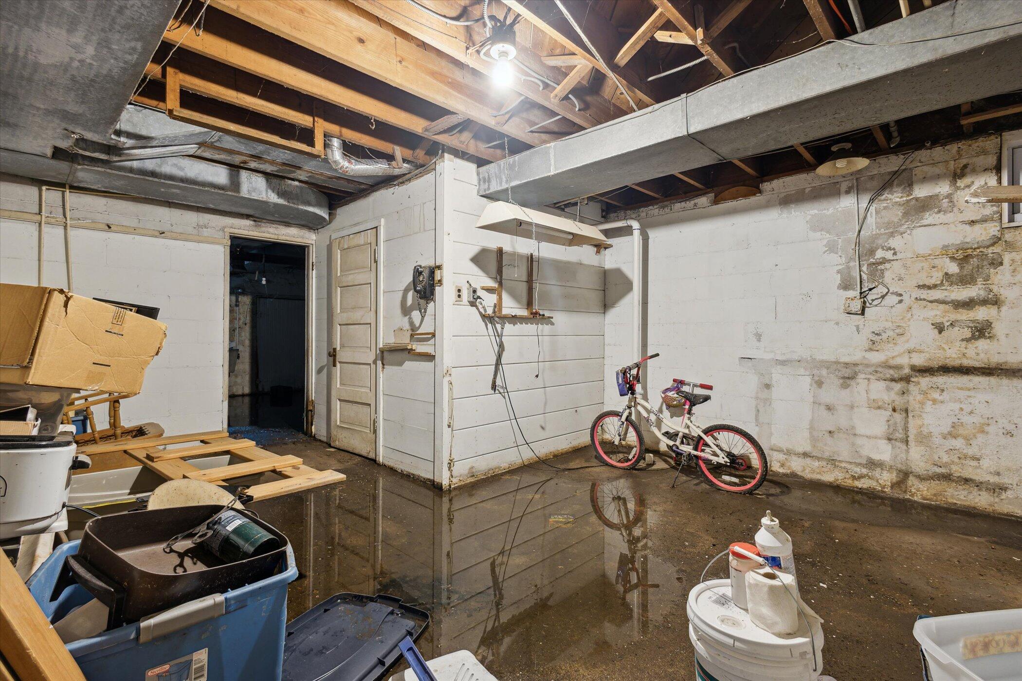 240 Windsor Road Benton Harbor, MI 49022 - Photo 39 of 55 Basement Water