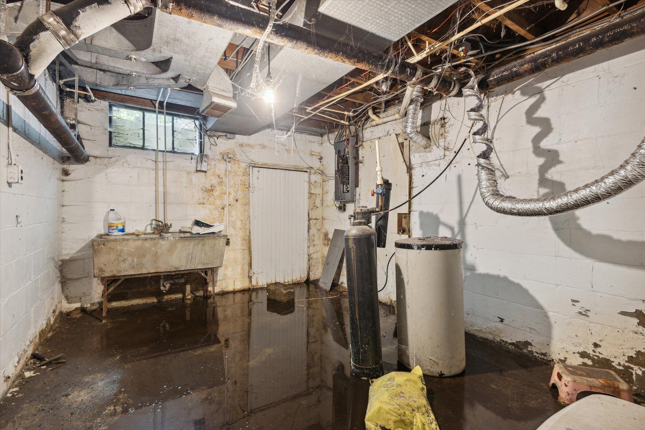 240 Windsor Road Benton Harbor, MI 49022 - Photo 40 of 55 Basement Water