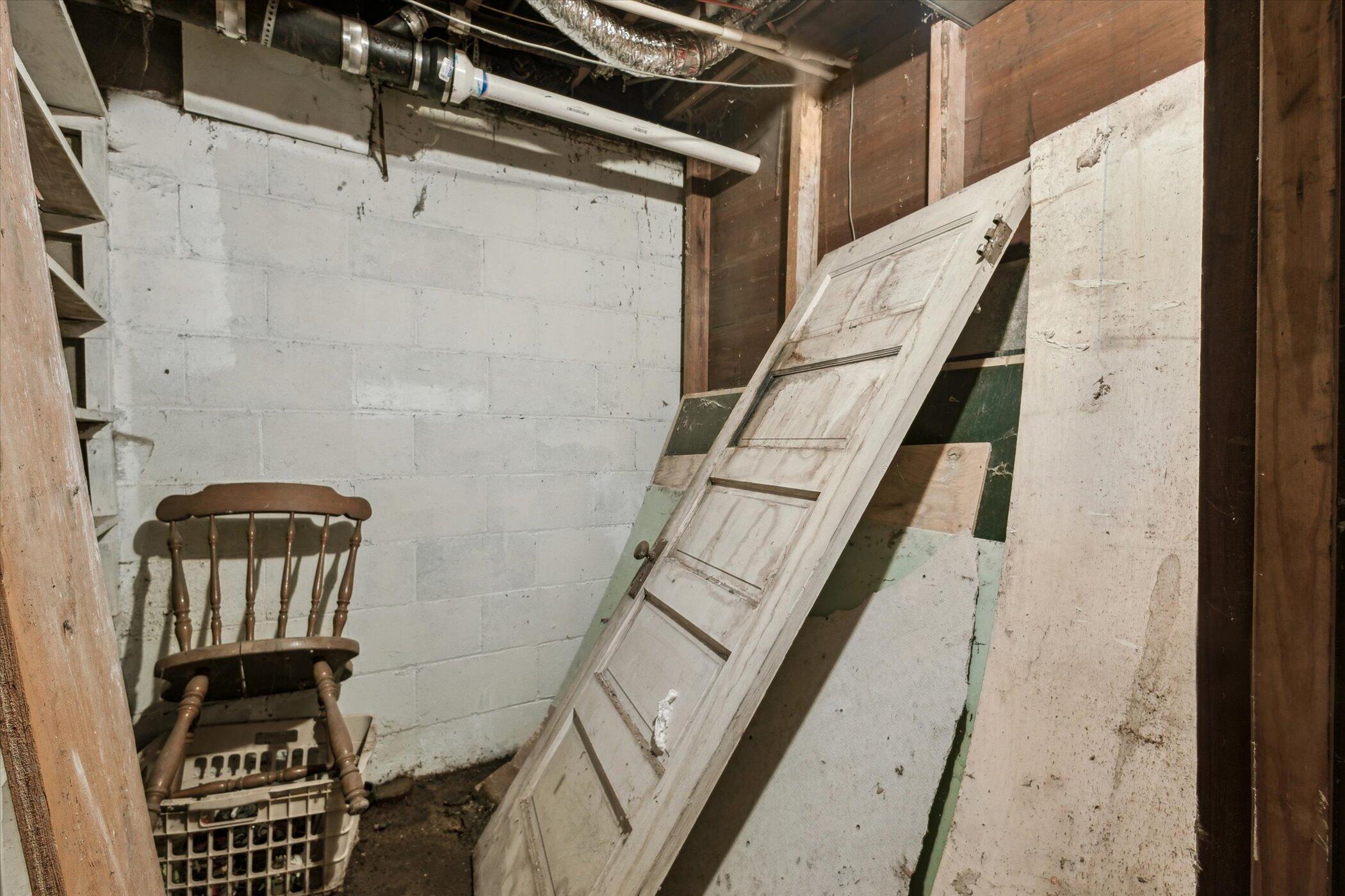 240 Windsor Road Benton Harbor, MI 49022 - Photo 41 of 55 Basement Room