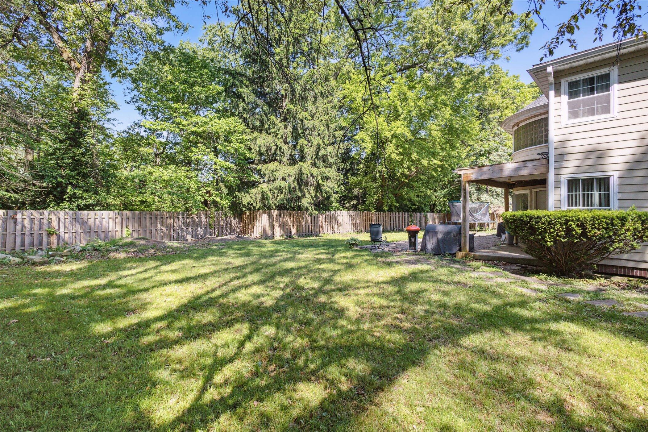 240 Windsor Road Benton Harbor, MI 49022 - Photo 46 of 55 3 year Old Fence