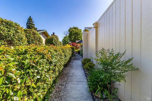 $599,000 | 1586 London Circle, Benicia, CA 94510