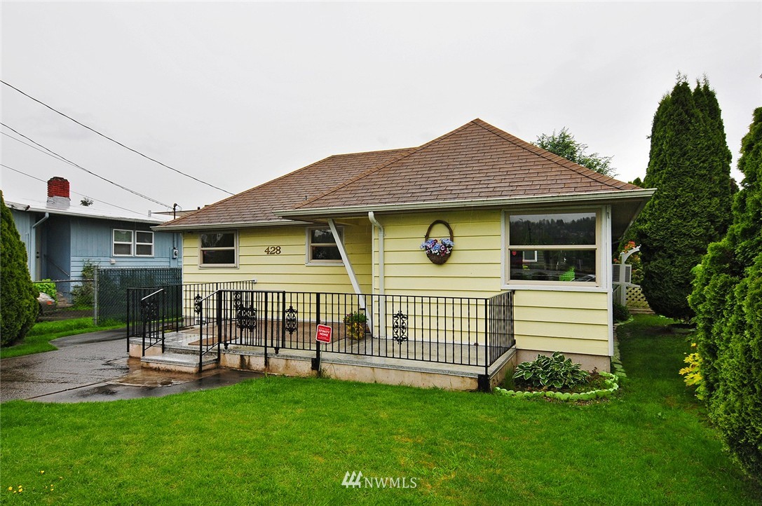 428 Burnett Avenue North Renton, WA 98057 - Photo 3 of 23 Gallery Image 3