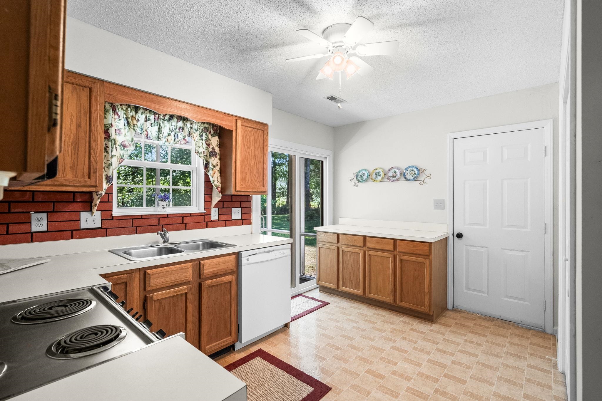 108 Woodlake Drive Murrells Inlet, SC 29576 - Photo 21 of 51