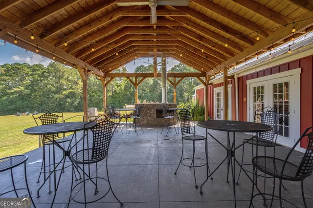 a view of a house with a big yard