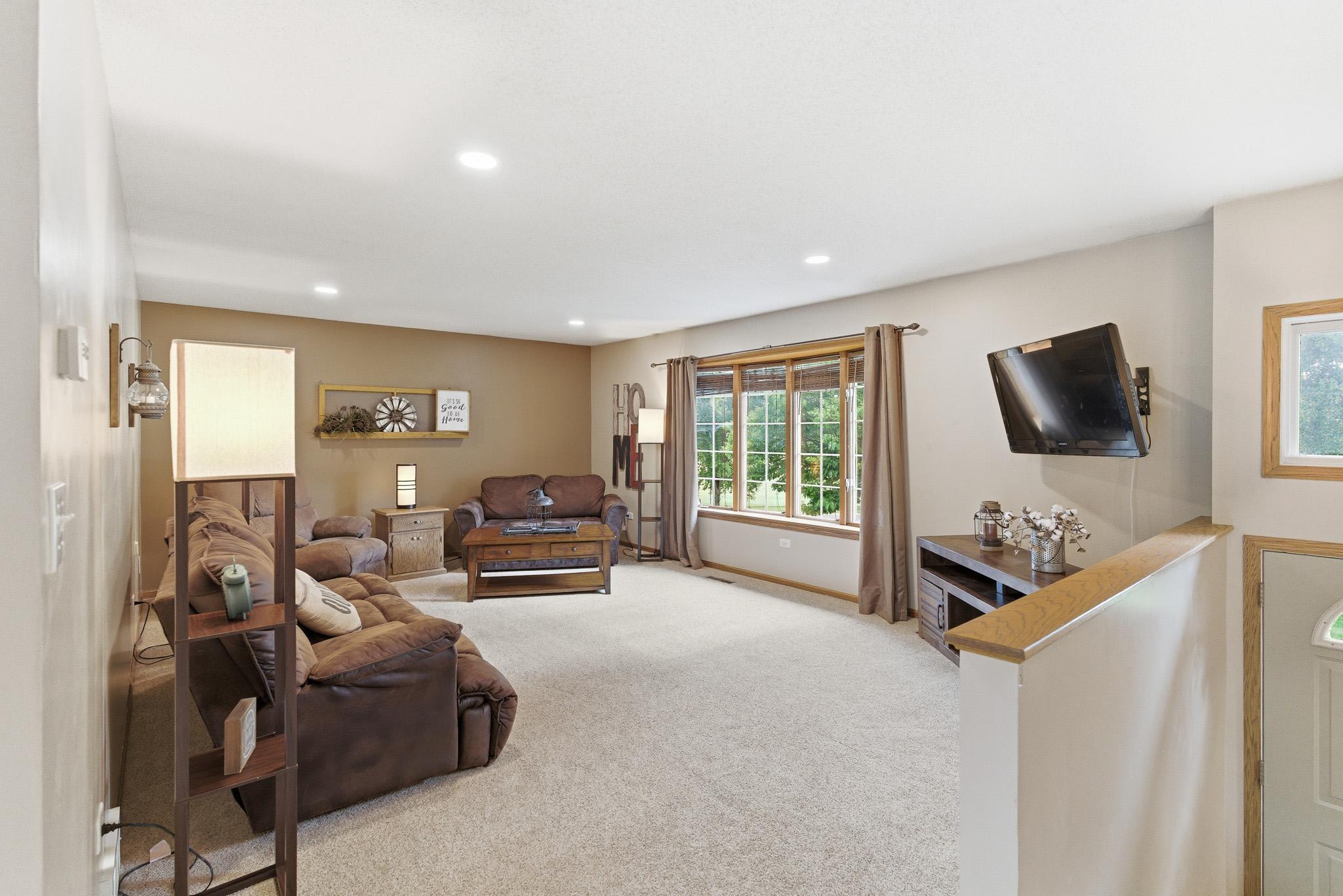 130 Half Moon Road Wells, MN 56097 - Photo 8 of 33
