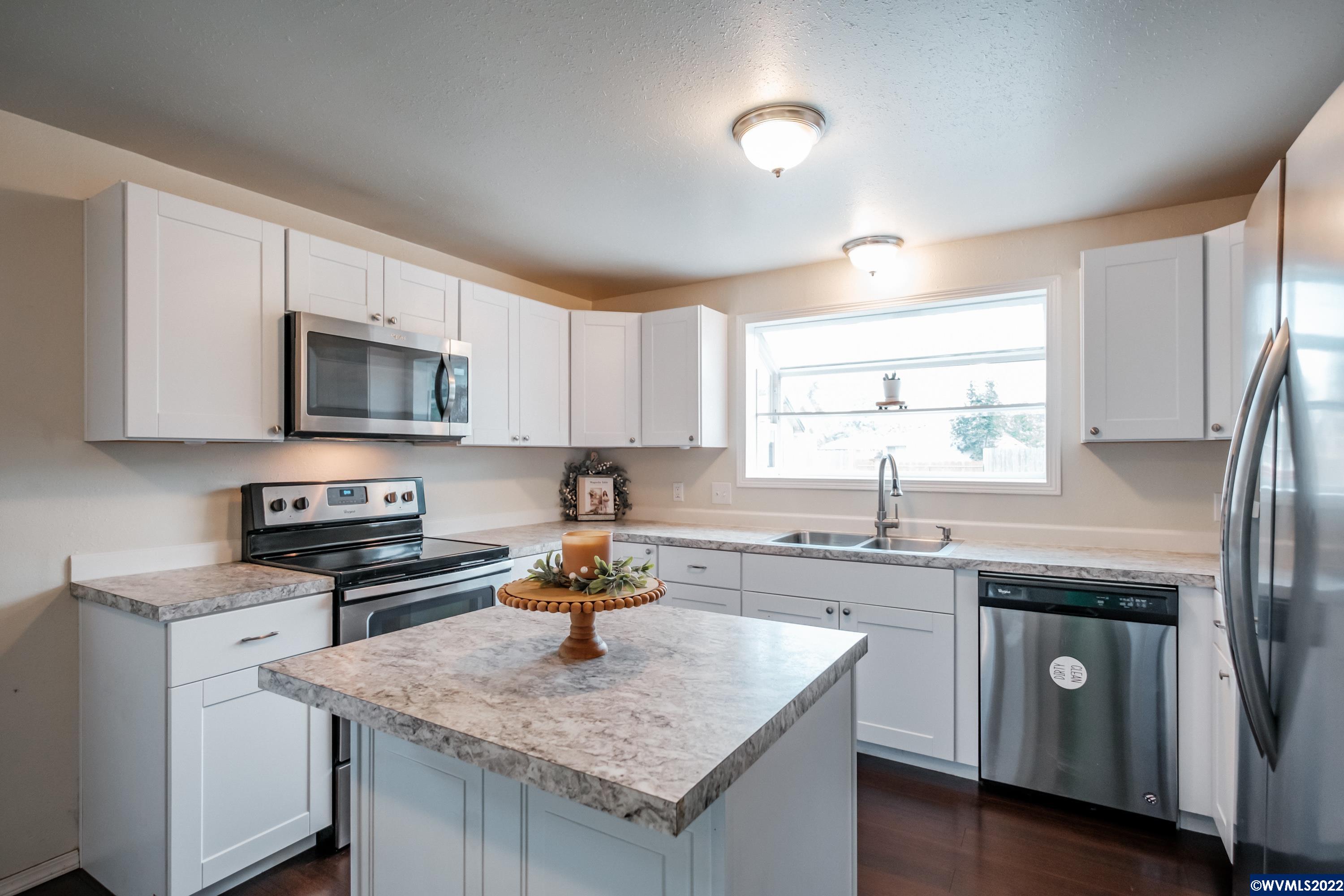 371 F Street Lebanon, OR 97355 - Photo 13 of 42 Gallery Image 13