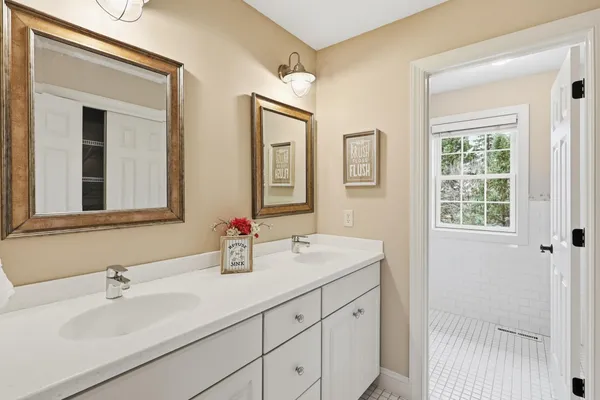 $849,900 | 16926 Dynamic Drive, Lakeville, MN 55044