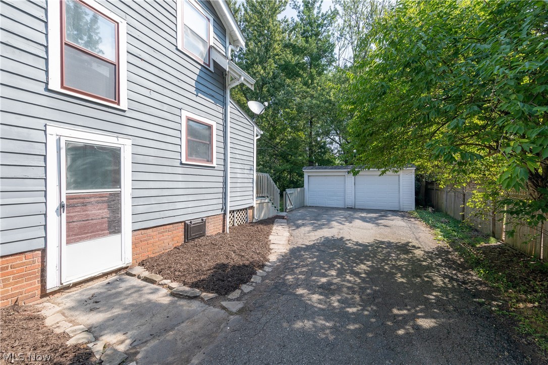 2555 Princeton Road Cleveland, OH 44118 - Photo 27 of 29 Gallery Image 27