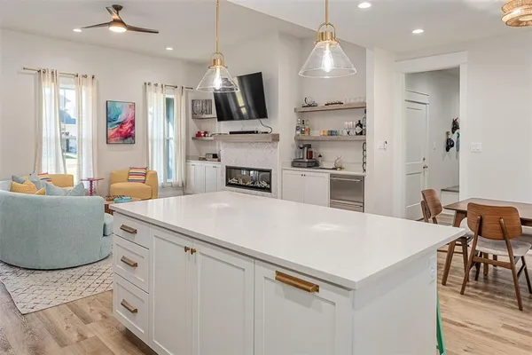 $399,000 | 721 Clubview Drive, Mabank, TX 75143