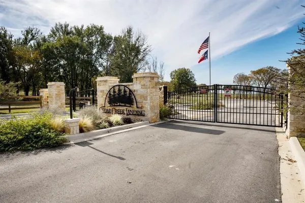 $399,000 | 721 Clubview Drive, Mabank, TX 75143