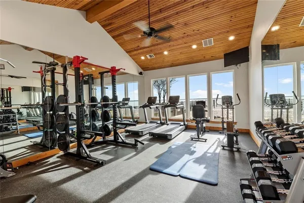 $399,000 | 721 Clubview Drive, Mabank, TX 75143