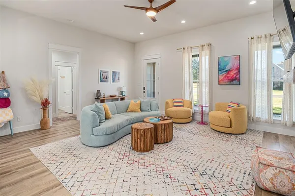 $399,000 | 721 Clubview Drive, Mabank, TX 75143