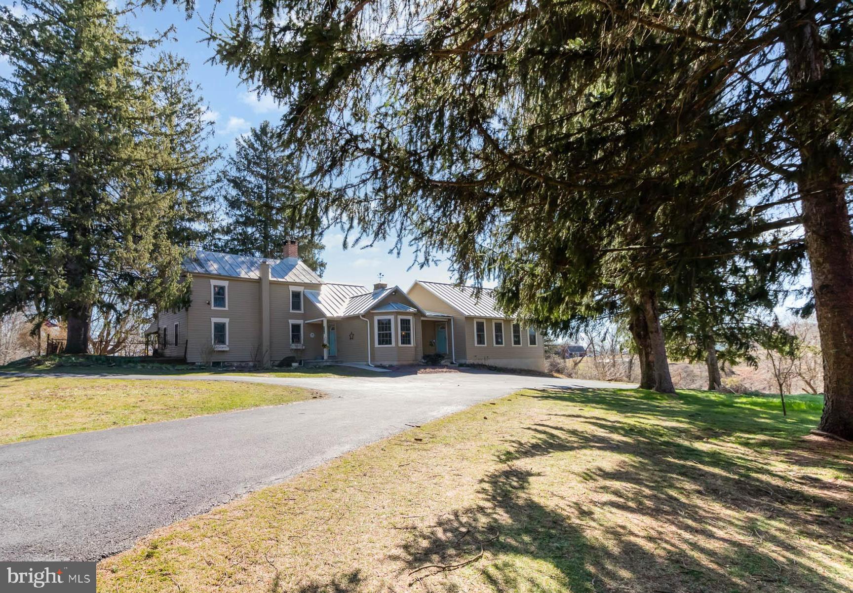 560 Old Quaker Road Lewisberry, PA 17339 - Photo 1 of 33