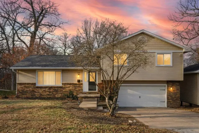 $224,900 | 610 Forest Road, East Moline, IL 61244