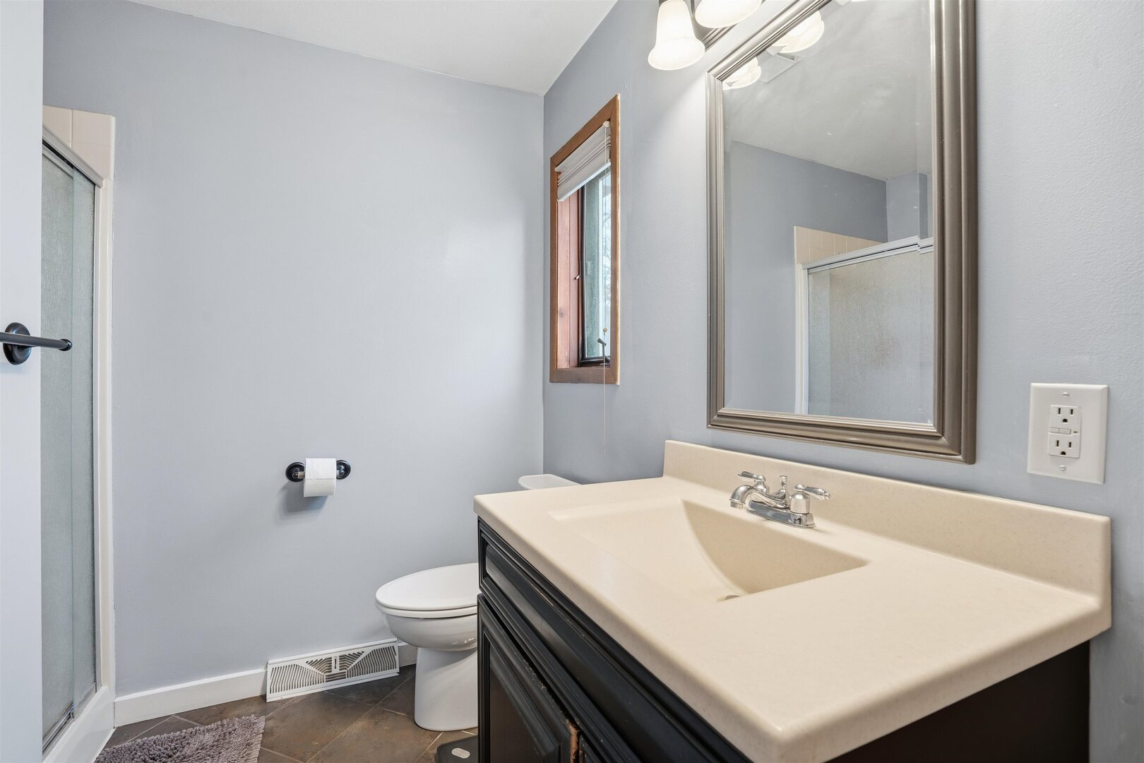 610 Forest Road East Moline, IL 61244 - Photo 11 of 26