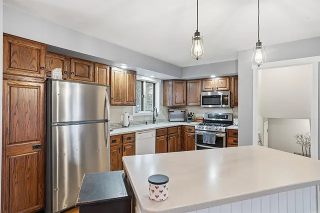 $224,900 | 610 Forest Road, East Moline, IL 61244