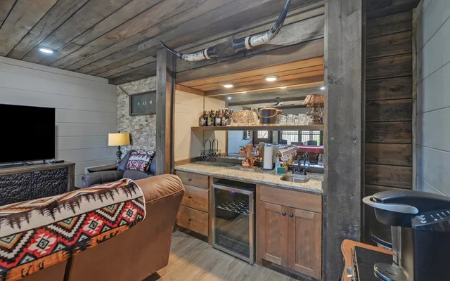 $766,777 | 101 Hideaway Trail, Copperhill, TN 37317