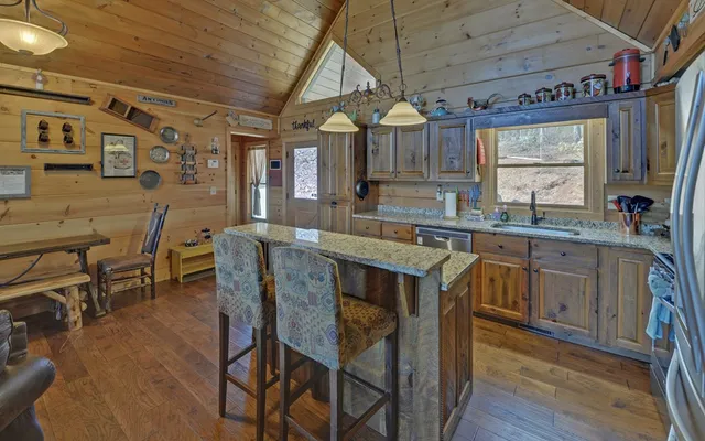 $766,777 | 101 Hideaway Trail, Copperhill, TN 37317